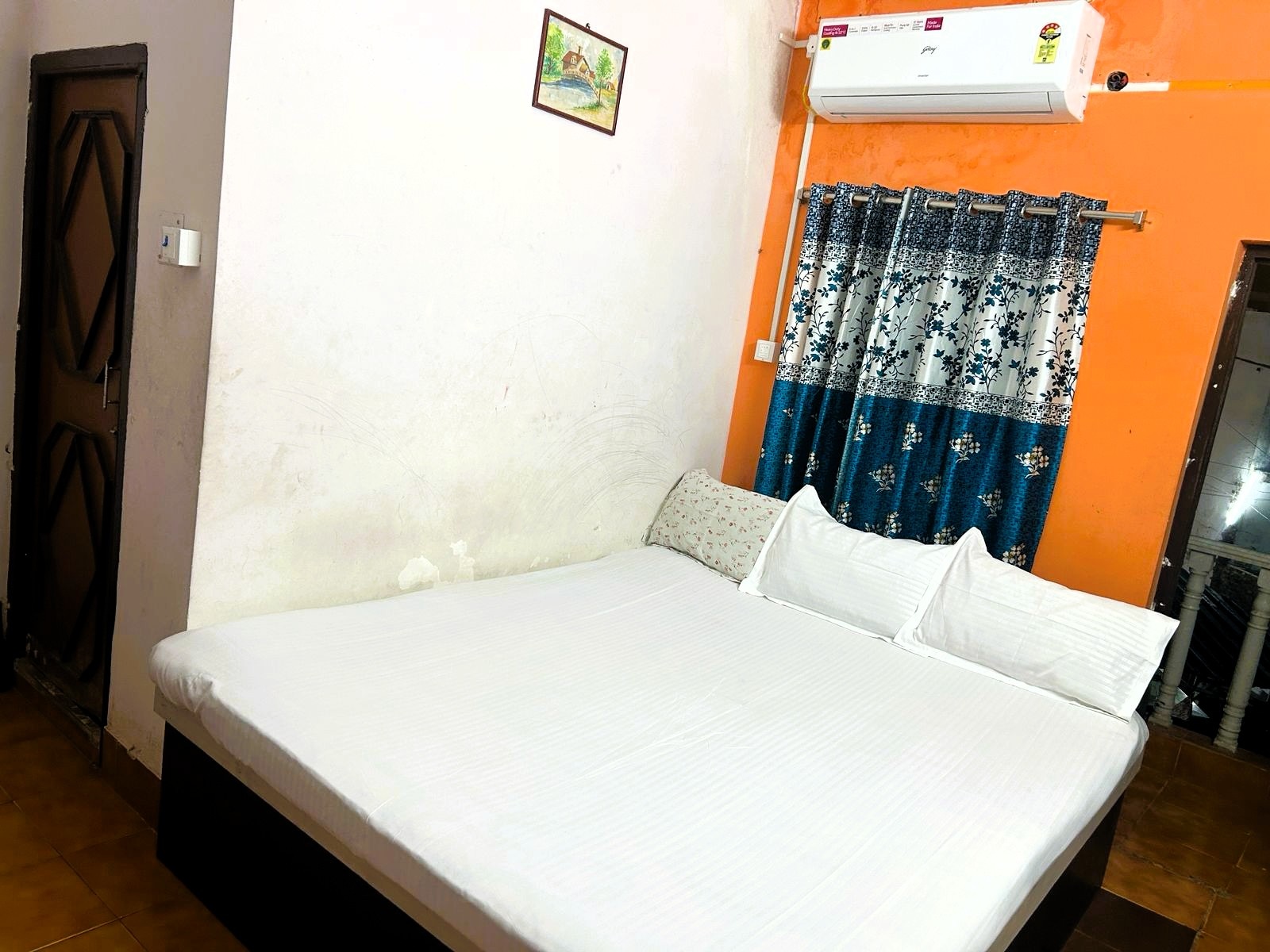 Hotel Priyadarshi - Tap to explore photos