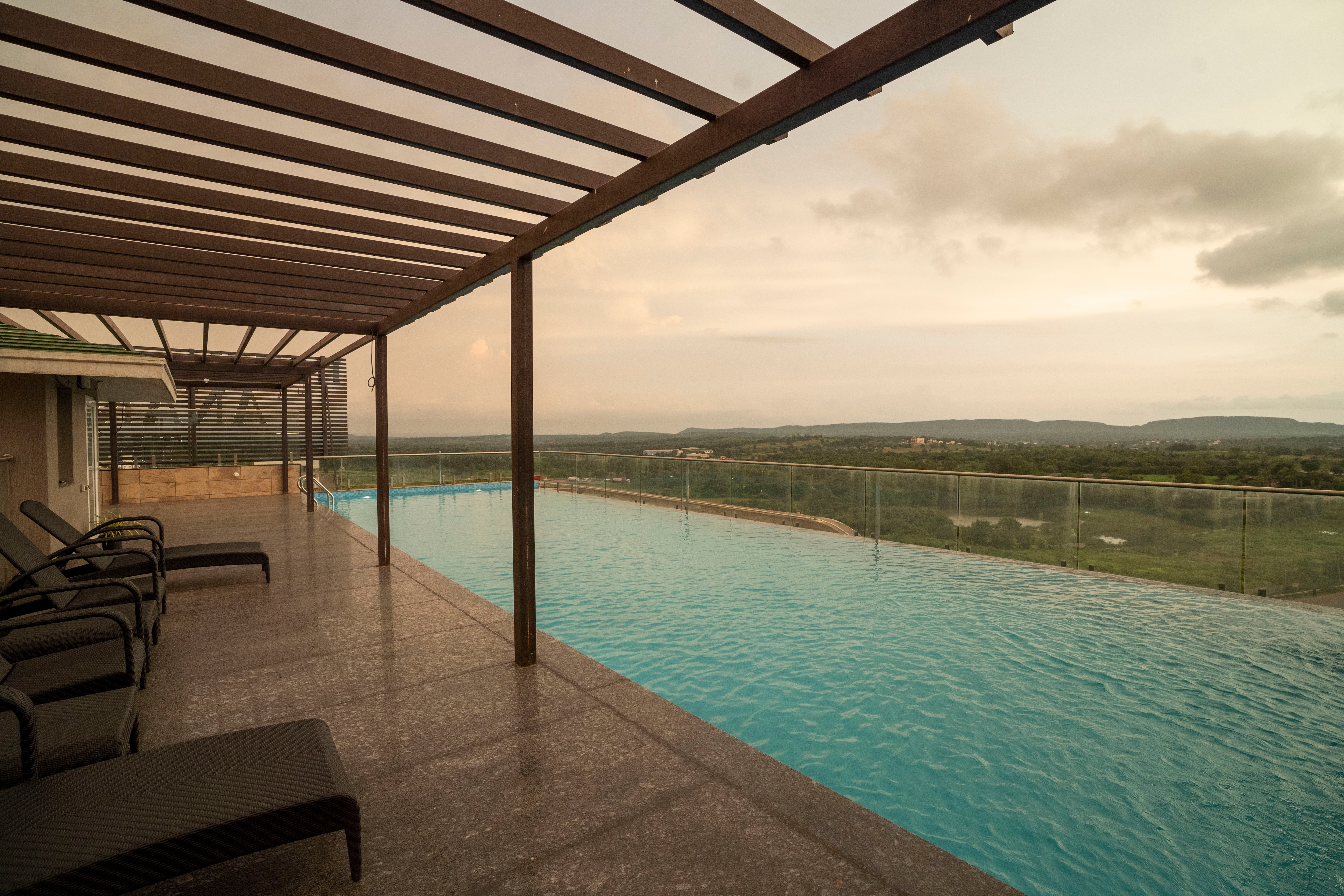 Royal Ritis - Tap to explore photos