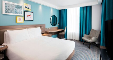 Hampton by Hilton Belfast City Centre Room Type - QUEEN CORNER GUEST ROOM