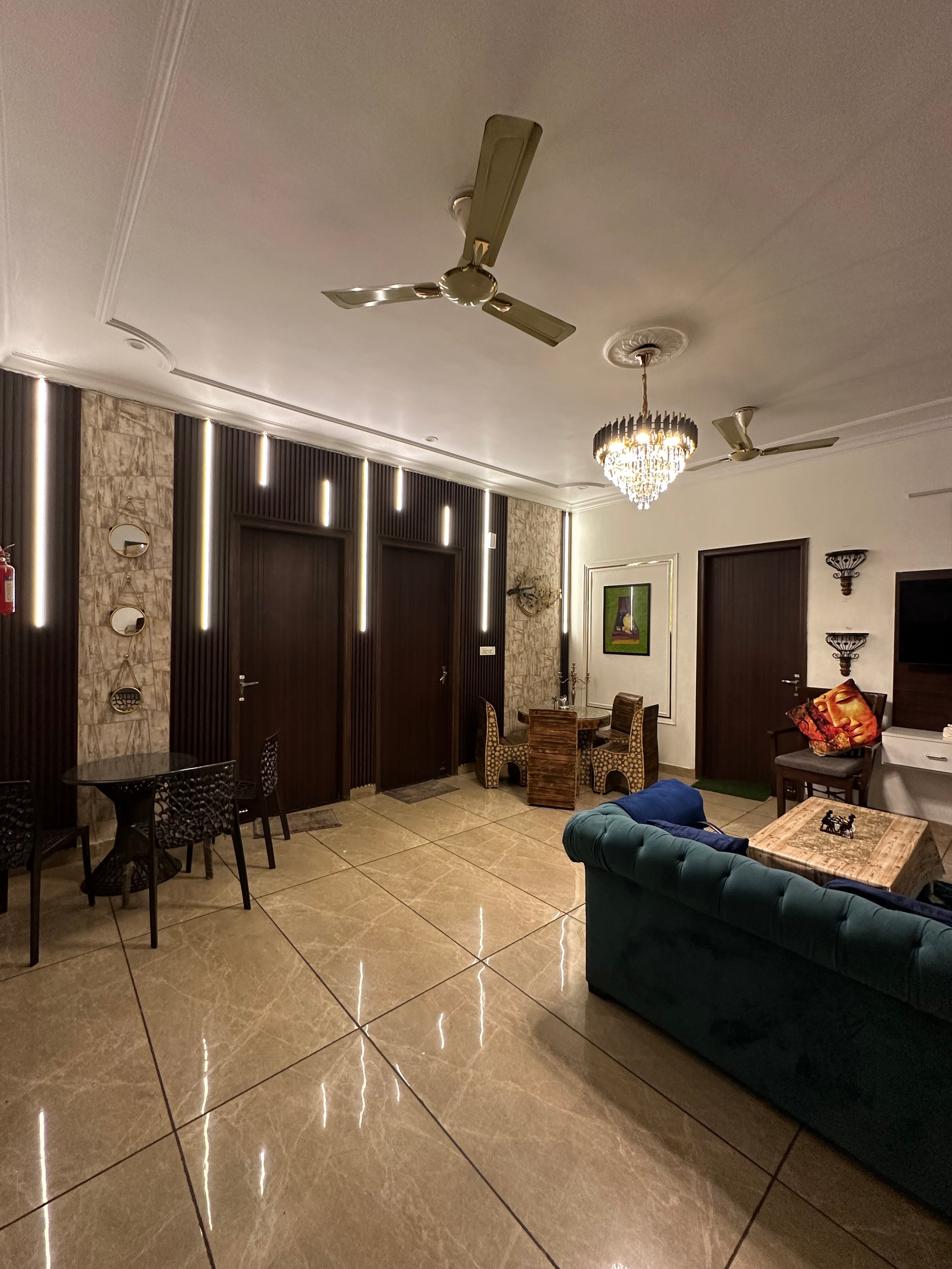 High Time Villa Mohali 3km From Airport - Tap to explore photos