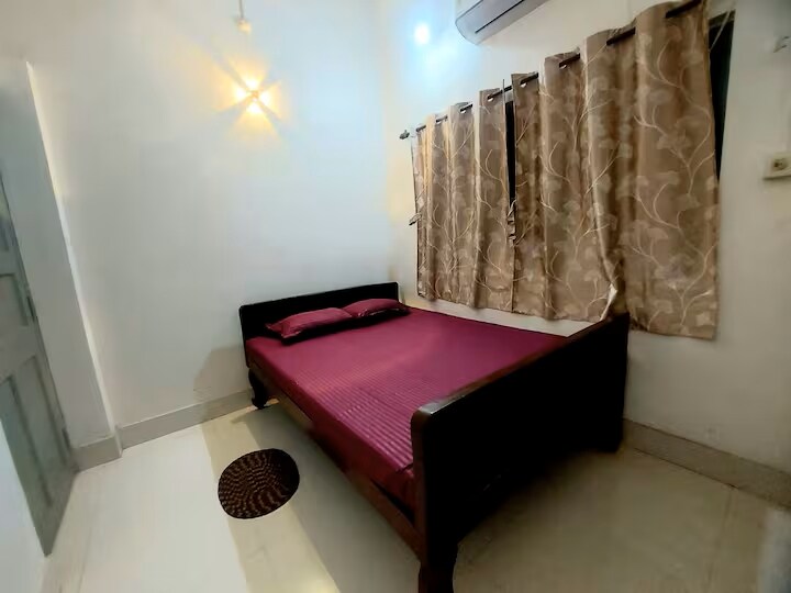 Nivaro Homestay - Tap to explore photos