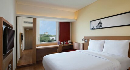 Ibis Chennai City Centre - An Accor Brand Room Type - Superior Queen Room - Complimentary Transfer to US Consulate Ibis Chennai City Centre - An Accor Brand Room Type - Superior Queen Room - Complimentary Transfer to US Consulate