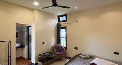 Govardhan Home Stay | 10Min Walk From Airport Room Type - Double Room Non Ac