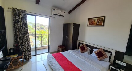 Meera Vatika Room Type - Deluxe Room with Balcony