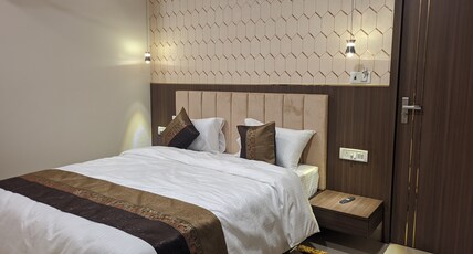 Shri Dhara Heaven Room Type - Standard Room