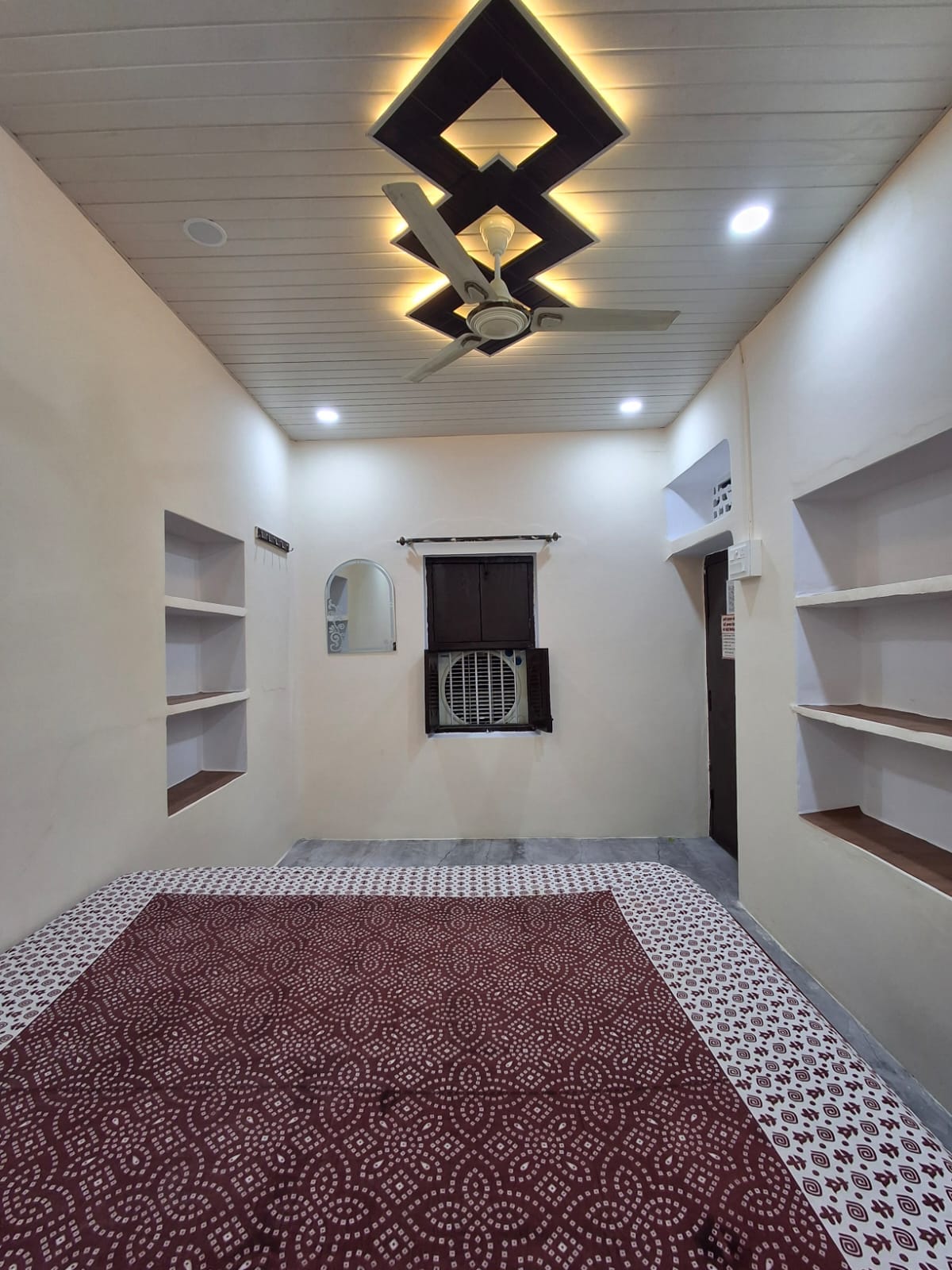 Shree Shanteshwar Paying Guest House - Tap to explore photos