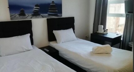 OYO Wave Crest Hotel Room Type - Standard Twin Room