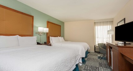 Hampton Inn Norcross Room Type - 2 QNS MICROWV FRIDGE NS