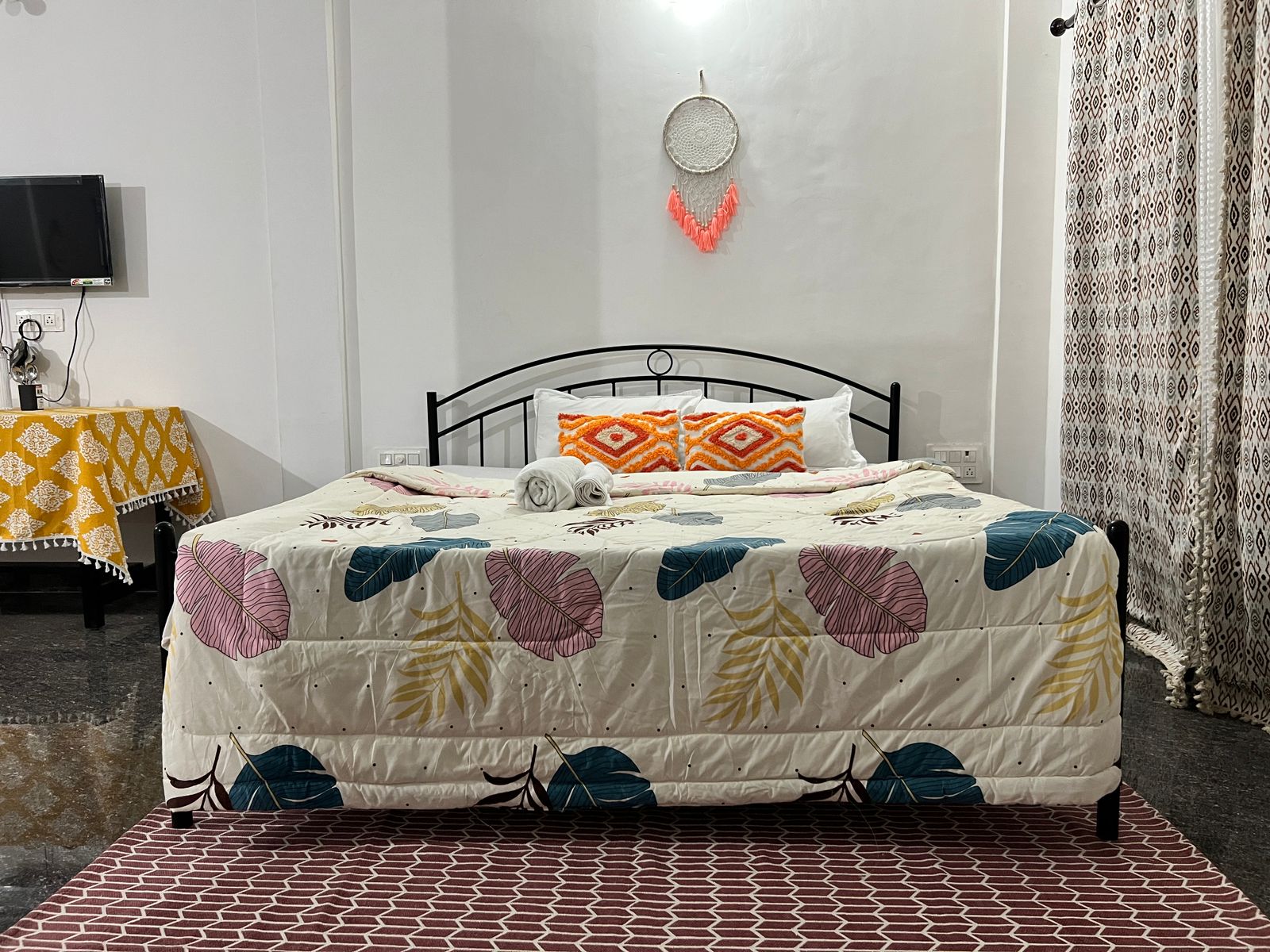 Spacious Studio Apartrment in Goa|4 min from beach - Tap to explore photos