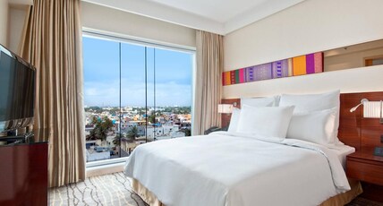 Hilton Chennai Room Type - King Junior Suite with Bathtub