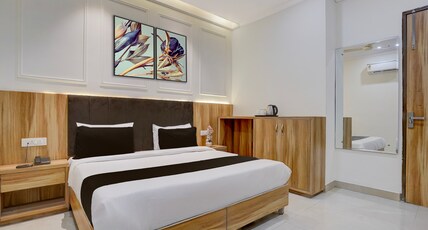 Townhouse by OYO Ram Talai Crossway Formerly Midway Room Type - Classic
