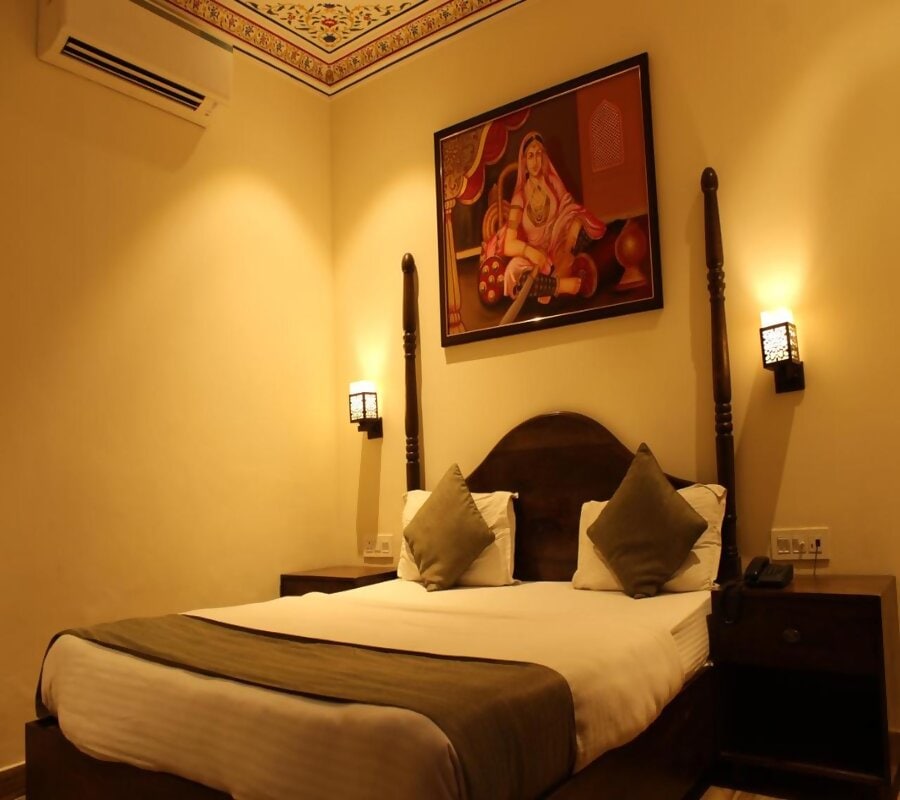 Hotel Sahibs Royal Ville - Tap to explore photos