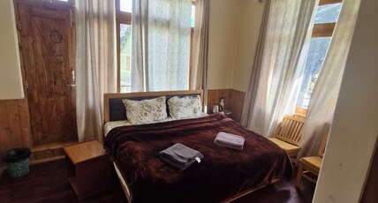 The Bunk Street - Sissu Room Type - Super Deluxe Room with Private Balcony 