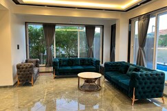 S2 Premium Villa Igatpuri 4BHK- Heated Jacuzzi, bathtub and Infinity Pool
