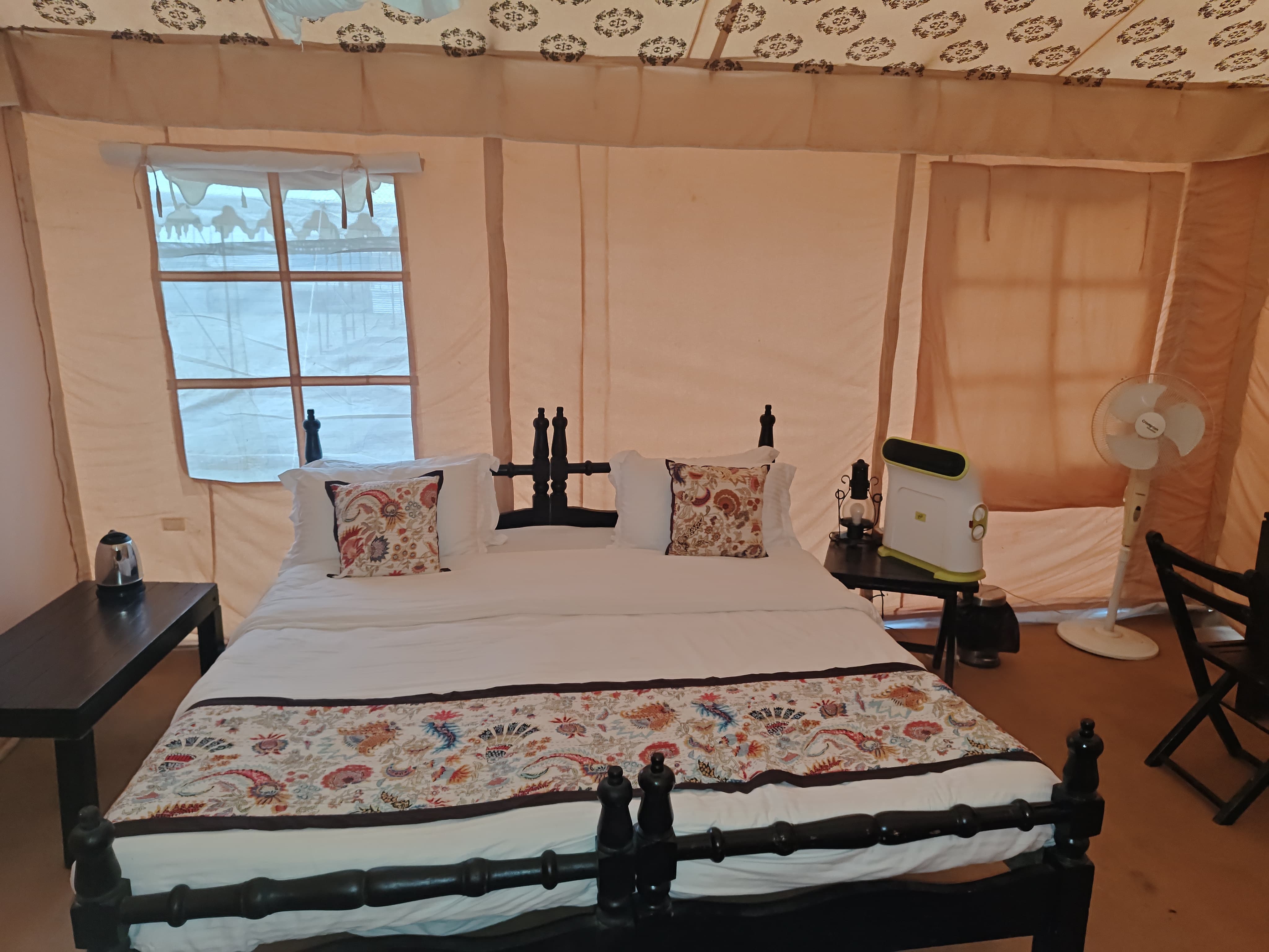 Luxury camps - Tap to explore photos