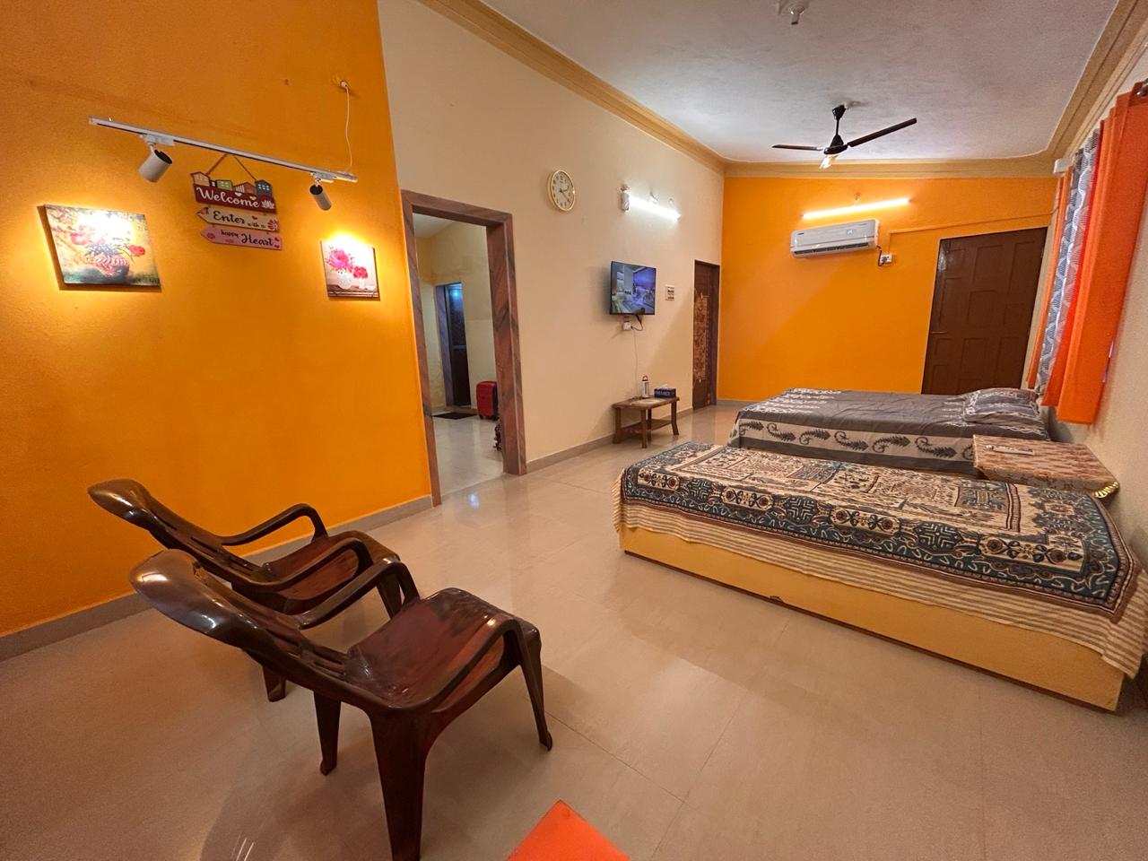 Anura Homestay - Tap to explore photos
