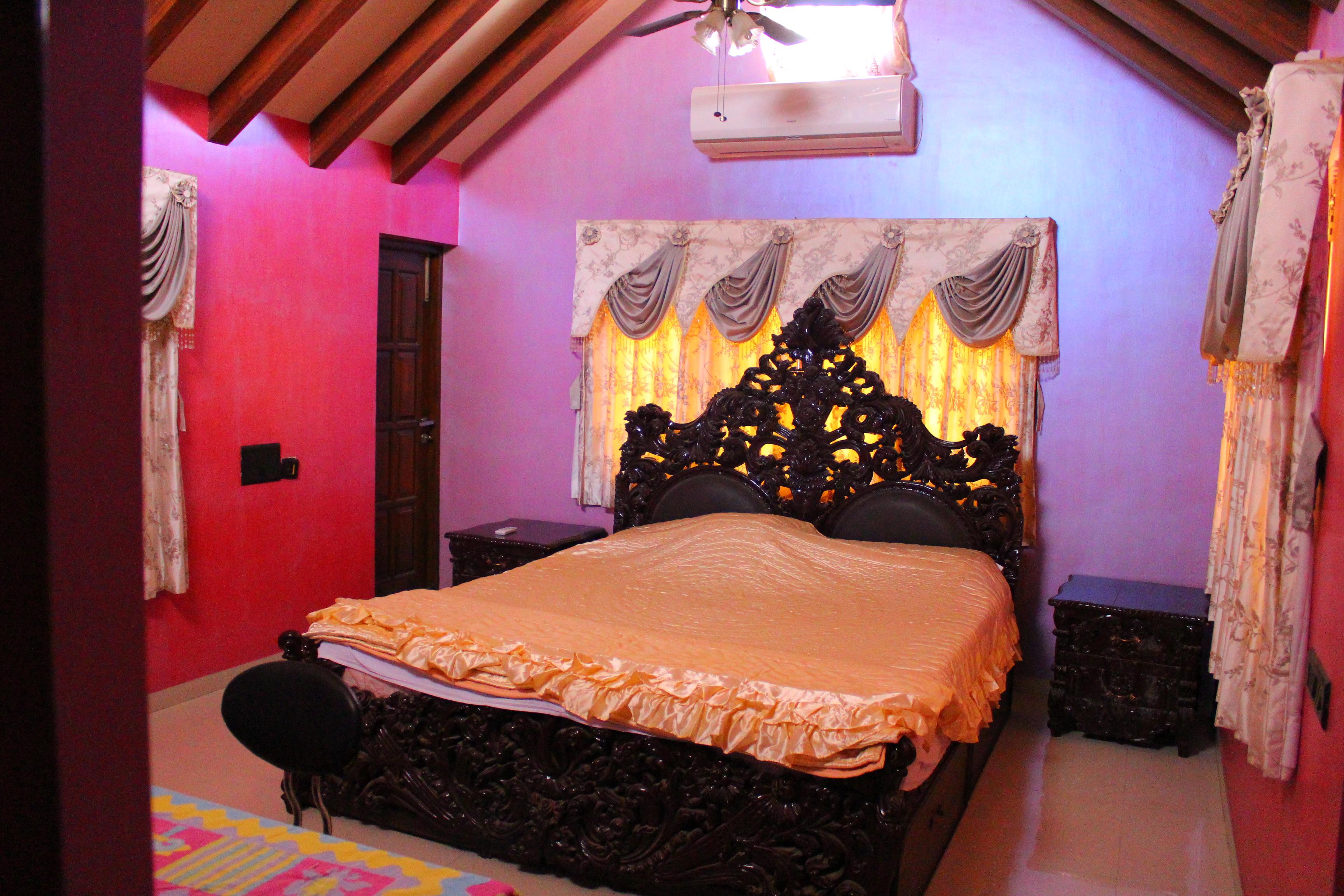 Rooms in a Fully Furnished Bungalow - Tap to explore photos