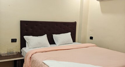 Royal Ayodhya Guest House Room Type - Bedroom 114
