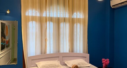 A1 Stays Room Type - Bedroom 1 Blue