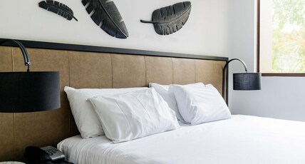 Pullman Palm Cove Sea Temple Resort and Spa Room Type - One Bedroom Rooftop Spa Apartment