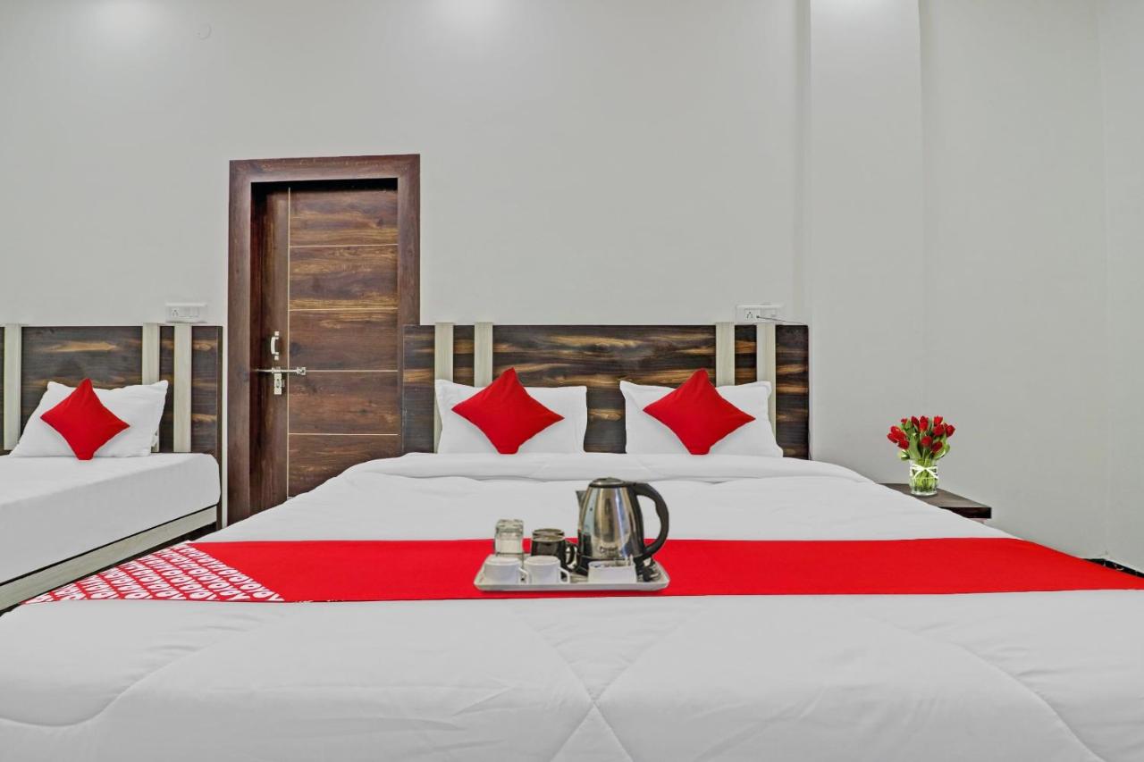 Hotel Chahat Palace - Tap to explore photos