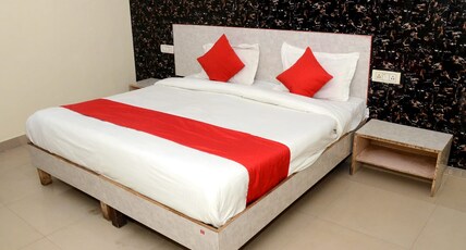 Hotel Raas Ramayana Room Type - Deluxe Room