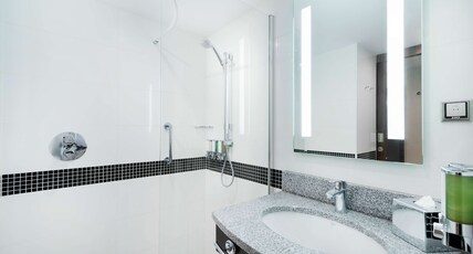 Hampton by Hilton Krakow Room Type - QUEEN ROOM W  SOFA BED NS