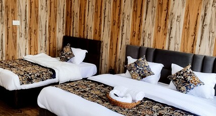 Paradise Resorts Room Type - Family room with lake view