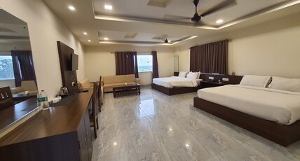 Hotel Raj Mahal Roorkee Room Type - Family Room with 2 Double Beds