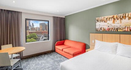 Mercure Melbourne Southbank Room Type - Superior Queen River View Room