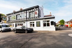 OYO Old Oak Tree Inn