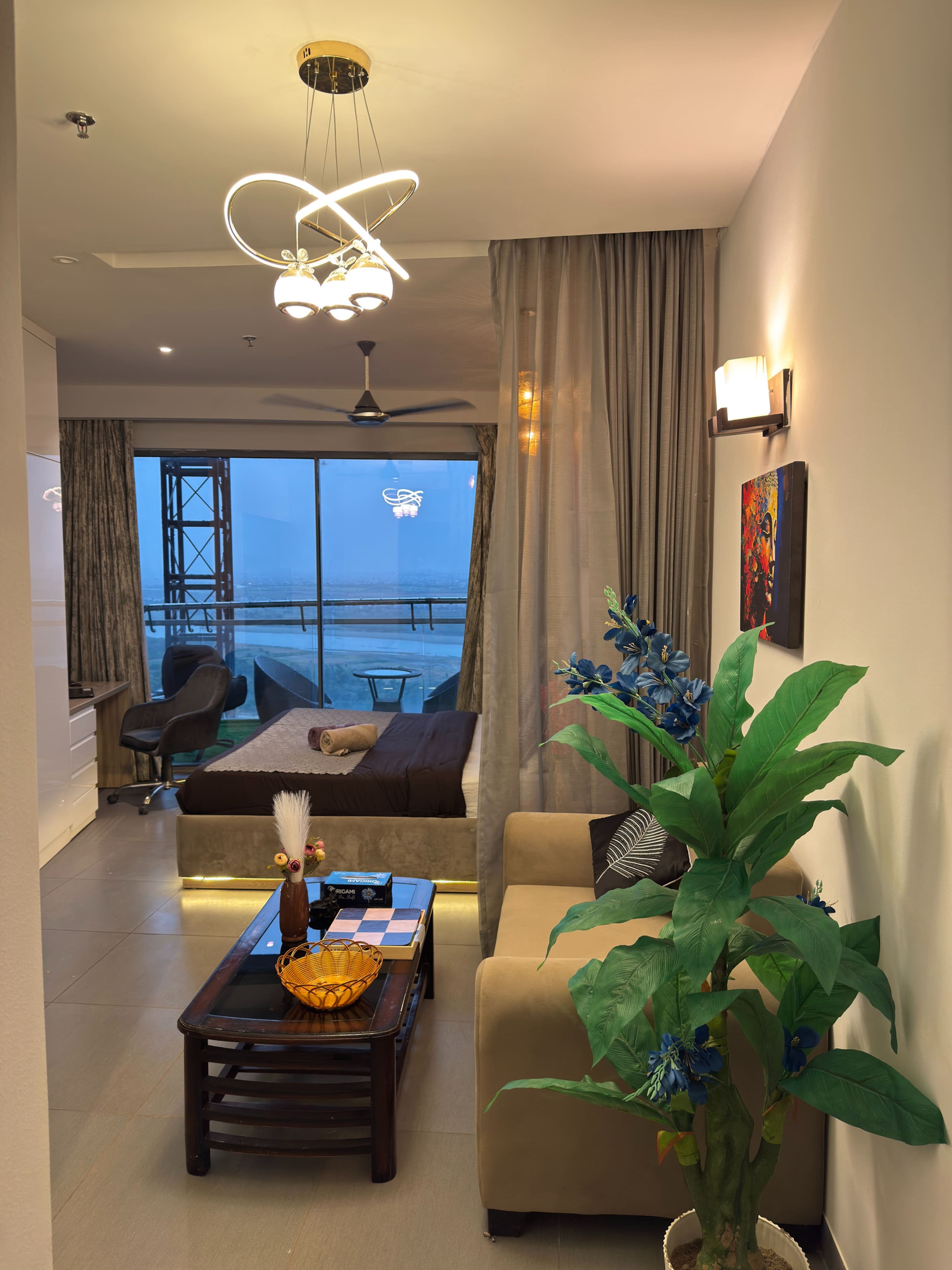 The Luxe Vista Halfday Stay At Supernova Noida - Tap to explore photos