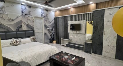 Bihari Inn Hotel Room Type - King Size Double Bed Room