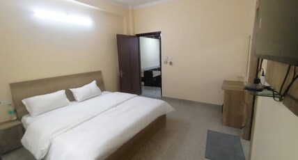 Hotel ELITE CHHATARPUR Room Type - Deluxe  Non AC Room