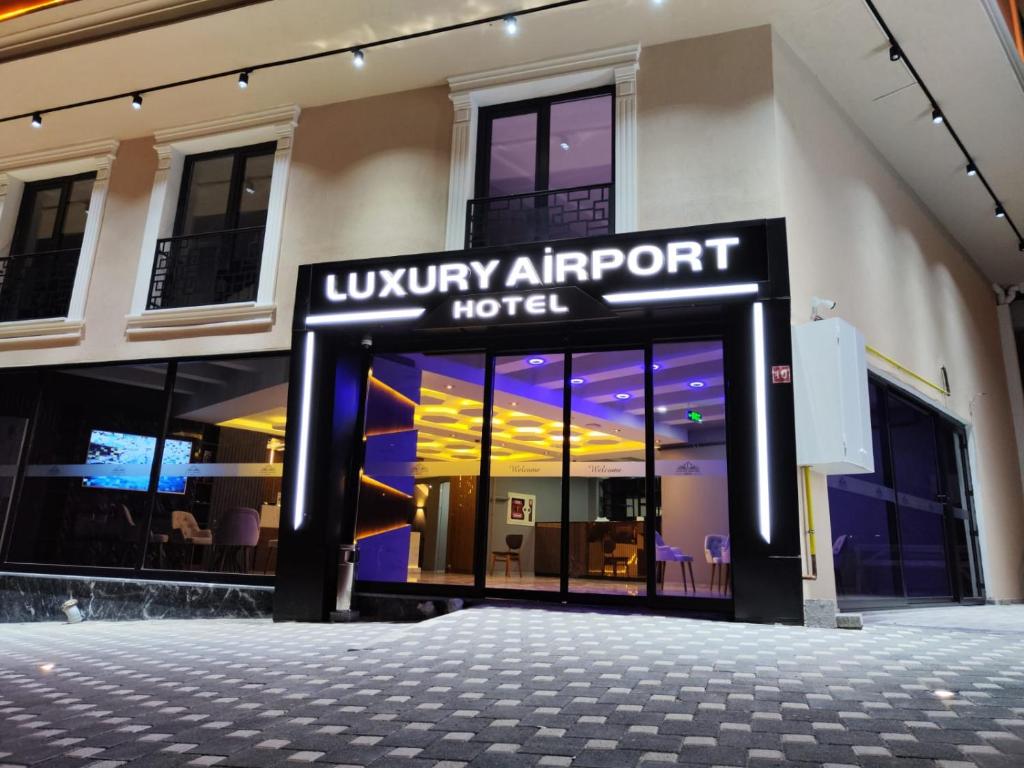 Zazzoni Airport Hotel - Tap to explore photos