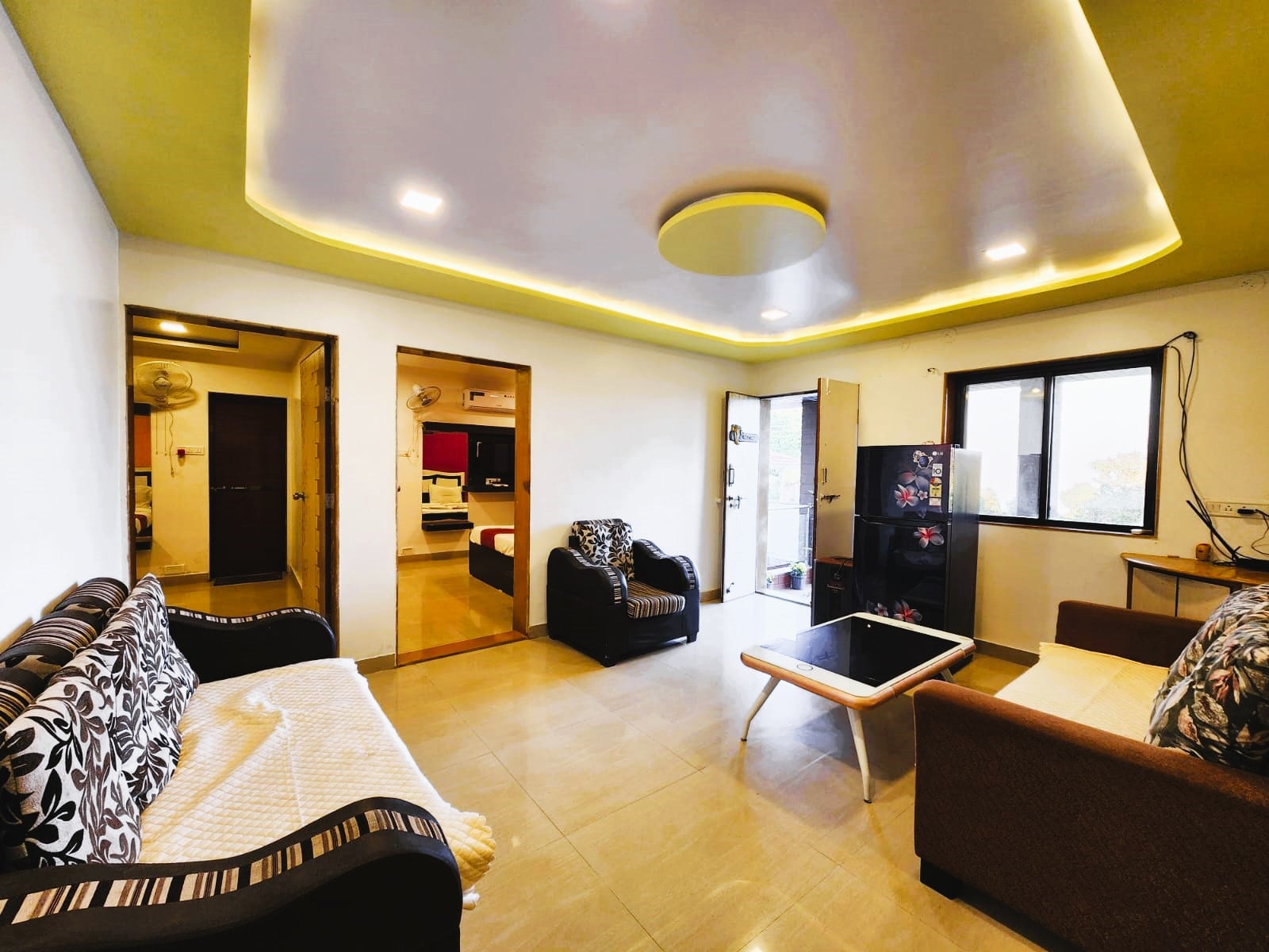Dwarkadhish By Natures Sweet Homes 4BHK Pool Stay - Tap to explore photos