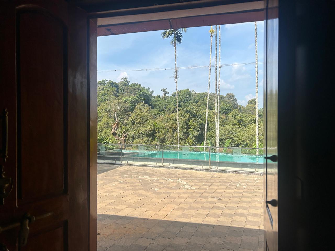 Whitelily Budget Homestay - Tap to explore photos