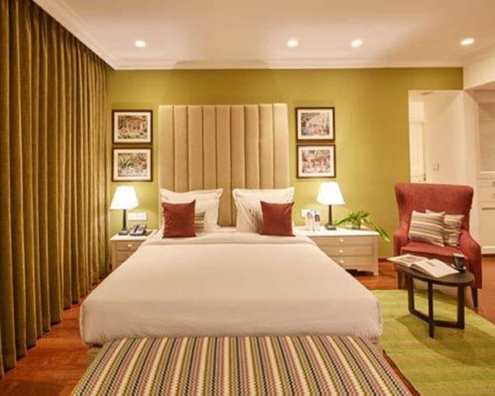 The Waverly Hotel & Residences - Tap to explore photos