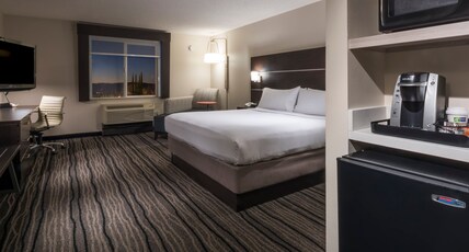 Holiday Inn Express Hotel & Suites Livermore Room Type - 1 King Bed Standard
