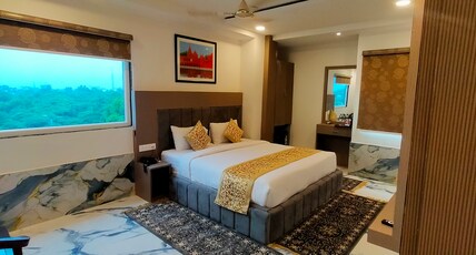 Hotel Varuna Grand Room Type - Suite King
