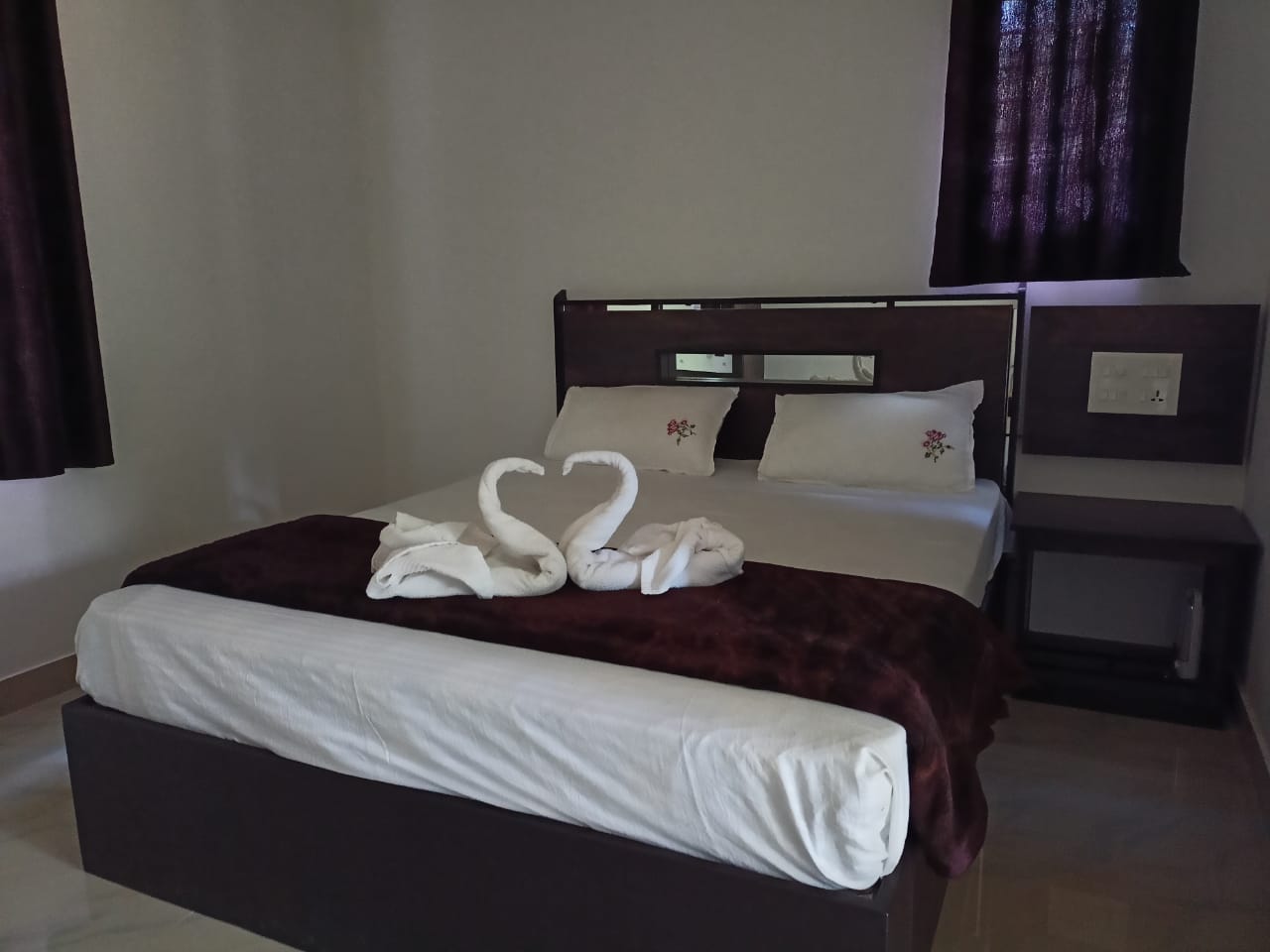 Candamom 4bhk - Tap to explore photos