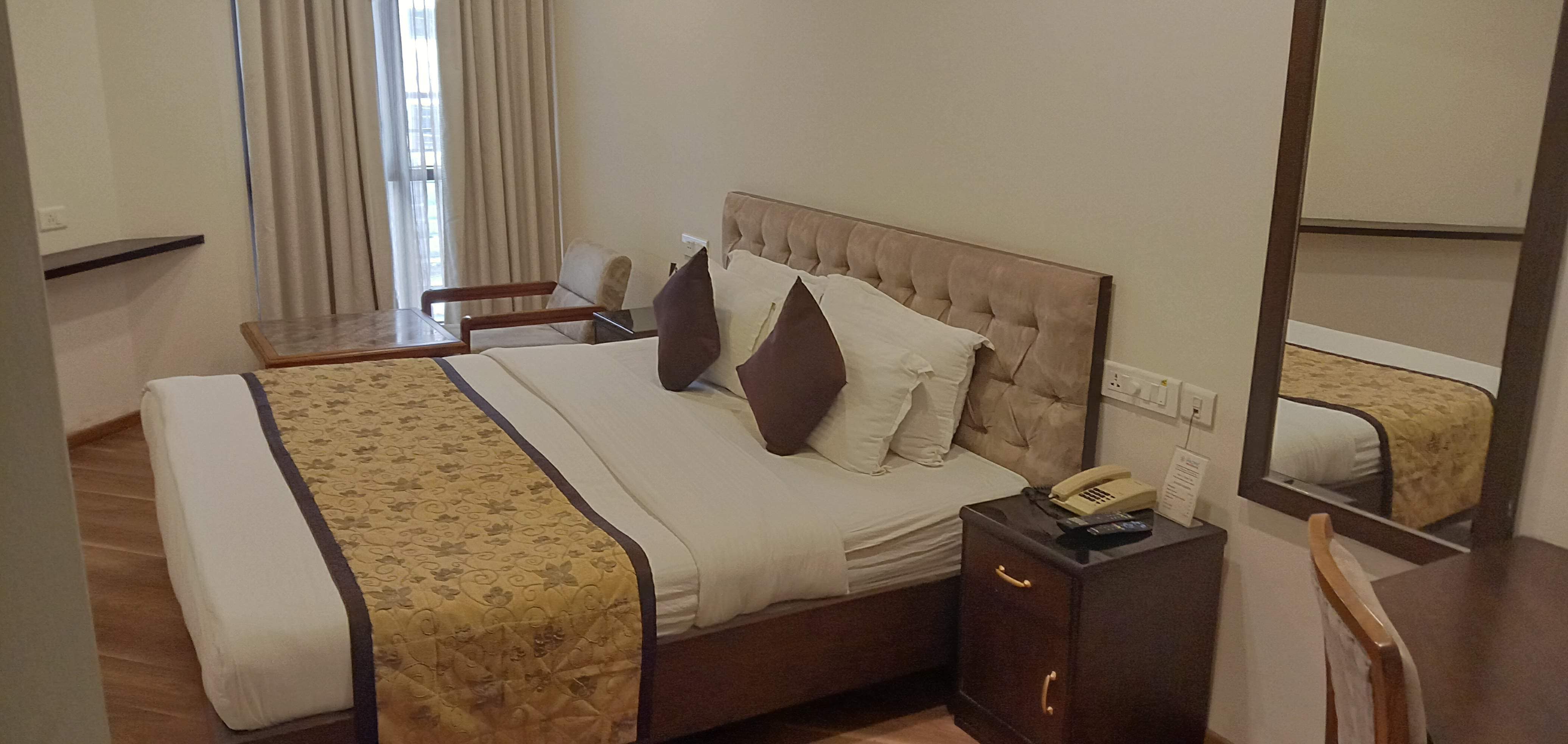 Hotel Pacific - Tap to explore photos