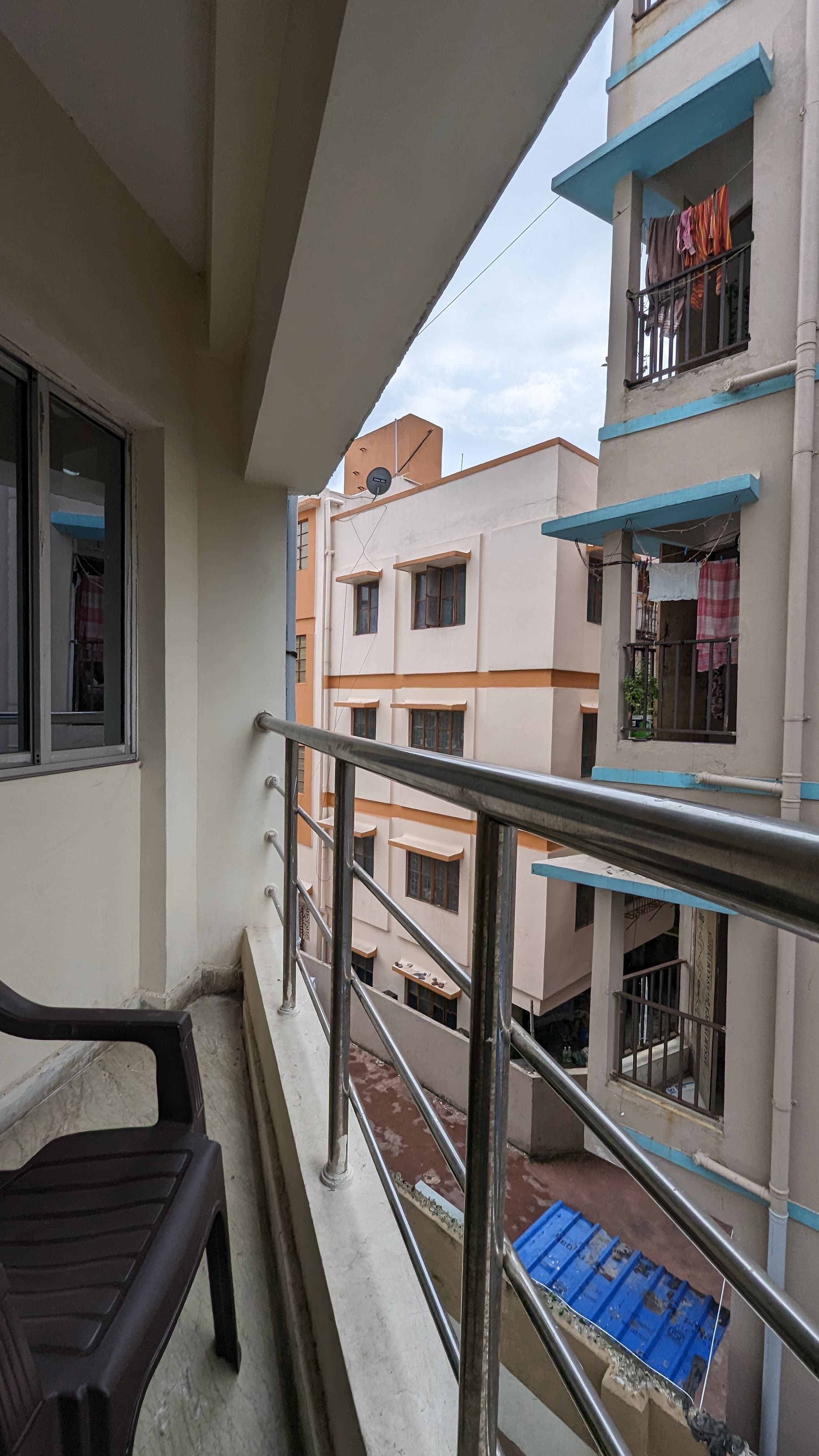 PR Hostel in South Kolkata || Easy access to all Prime Locations - Tap to explore photos