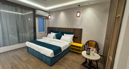 Hotel Ganga Aamantran Room Type - Deluxe King Bed Room with No View