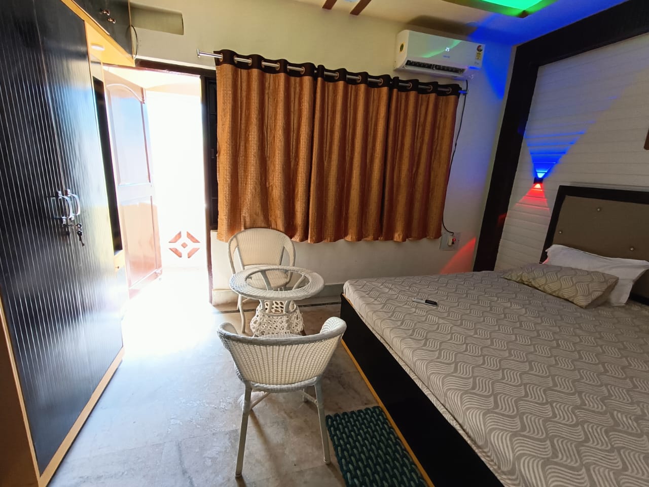 Sulaxmi Nivas 1BK Entire Studio Apartment 100M From Puri Sea Beach - Tap to explore photos