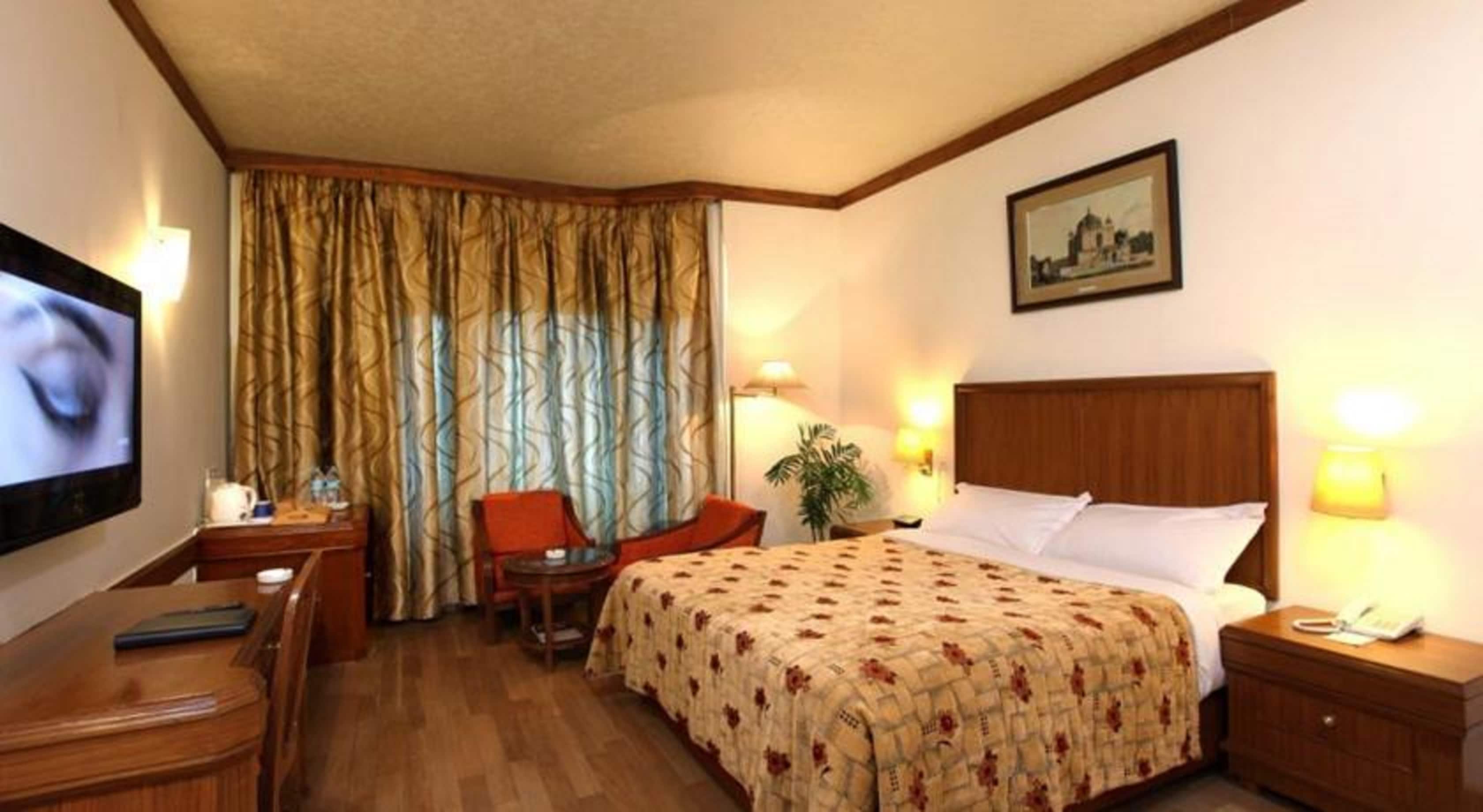 Hotel Samrat - Tap to explore photos