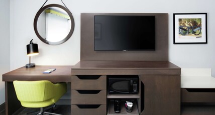 Hampton Inn & Suites by Hilton Lubbock Southwest Room Type - 1KING STUDY SOFABED NOSMOK