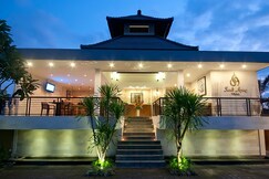Sandi Agung Villa