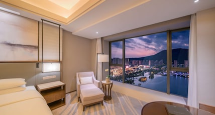 Hilton Zhoushan Room Type - EXECUTIVE LAKE VW TWIN RM