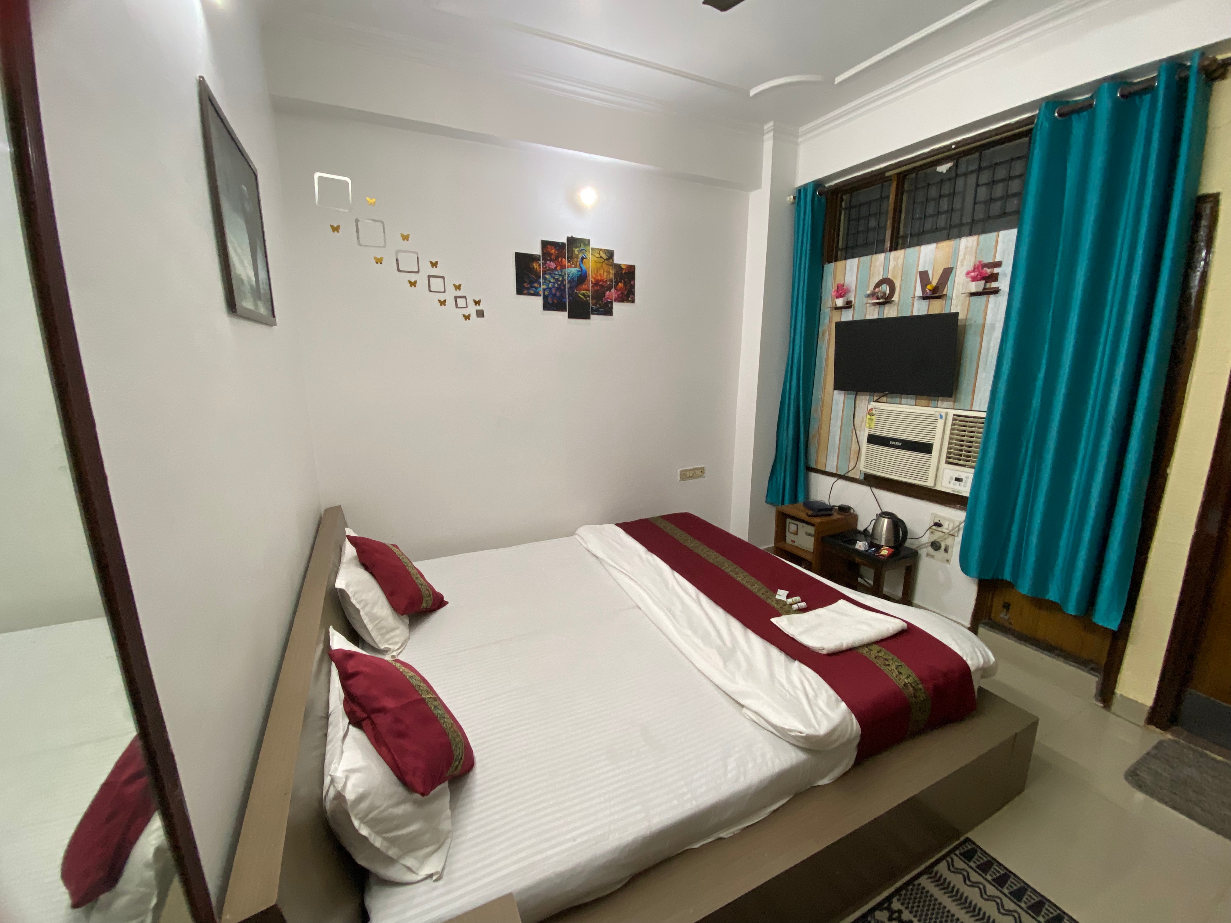 Iyers Bnb Home Stay - Tap to explore photos